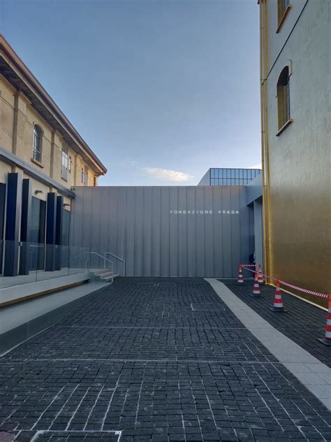 edifici simili a fondazione prada|prada art museum.